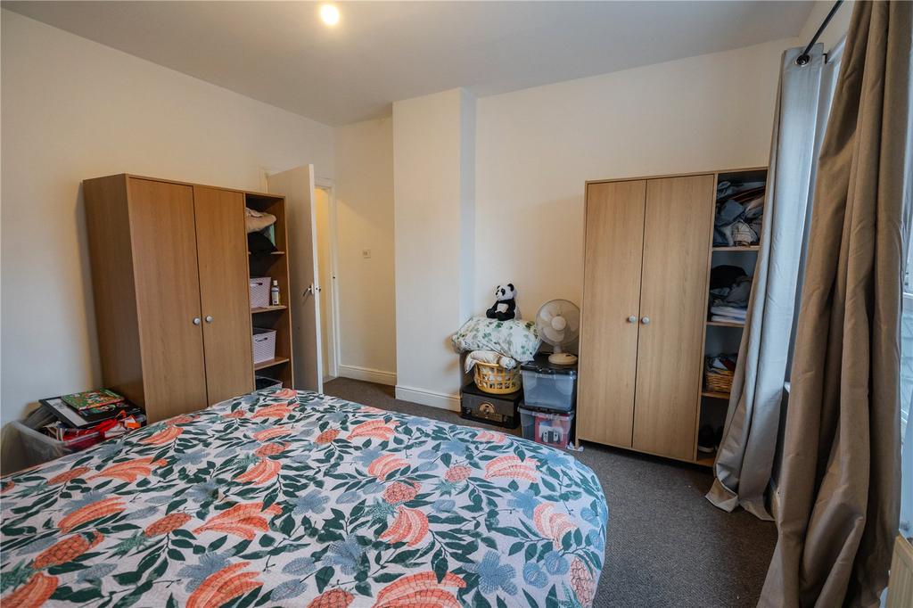 Bedroom 1 (2)