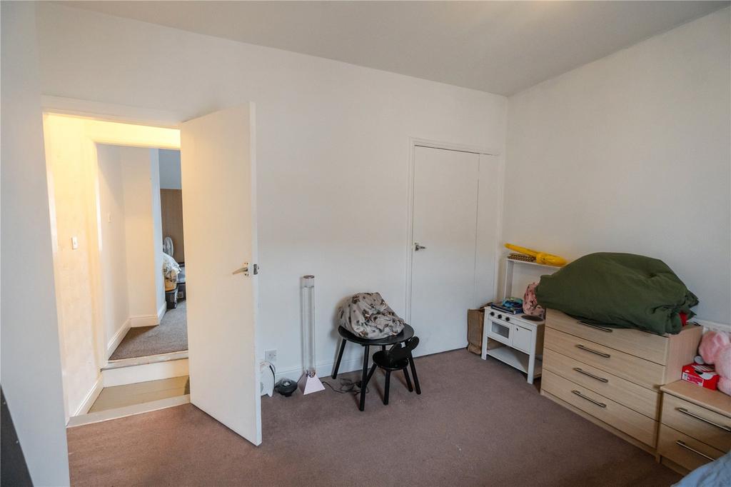 Bedroom 2 (2)