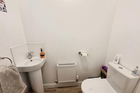 2 bedroom terraced house for sale, Chinchen Close, East Cowes, Isle of Wight