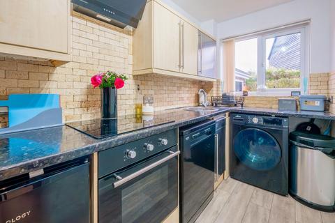 undefined, Caernarvon Close, Hockley SS5