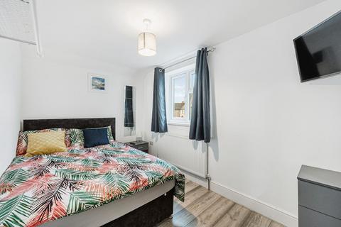House share to rent, The Crescent, Acton