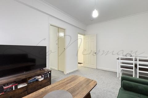 1 bedroom flat to rent, Wellesley Court, Maida Vale, London, W9