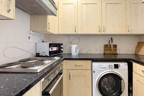 1 bedroom flat to rent, Wellesley Court, Maida Vale, London, W9