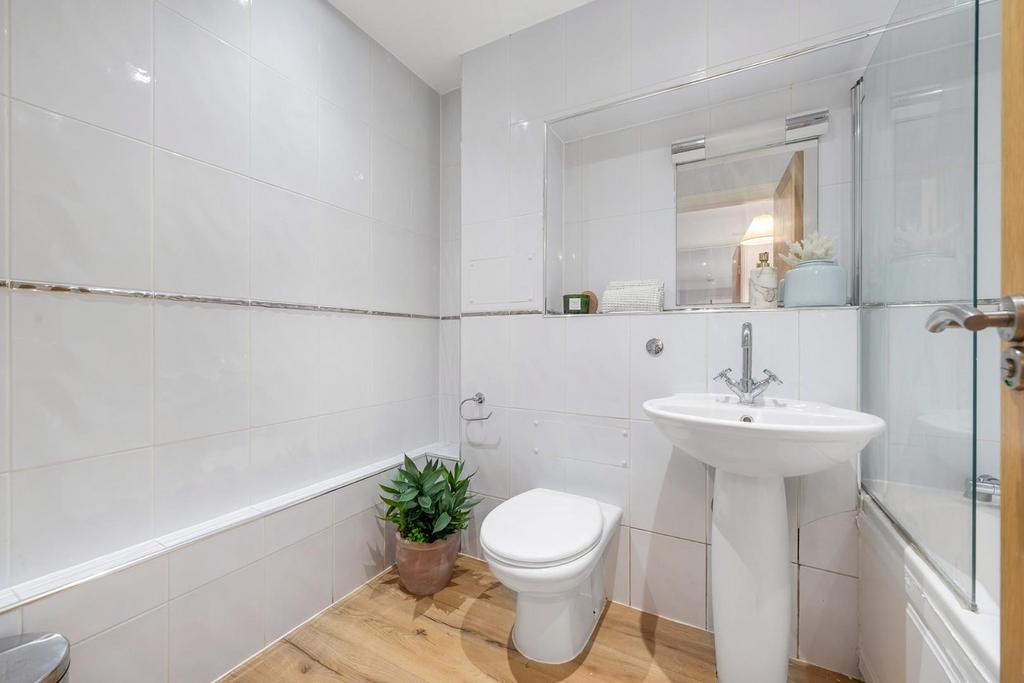 Ensuite
