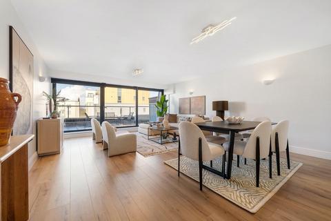 3 bedroom flat for sale, Streatham High Road, London SW16