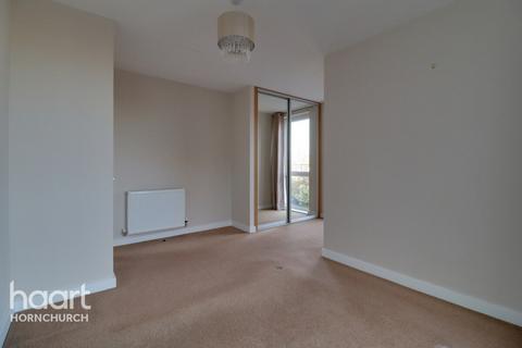 2 bedroom apartment to rent, St Clements Avenue, ROMFORD