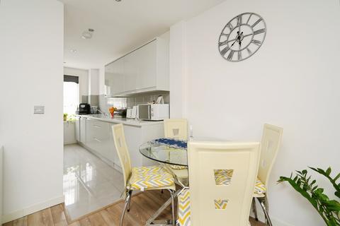 2 bedroom flat for sale, West Bar Street, Banbury, Oxfordshire, OX16