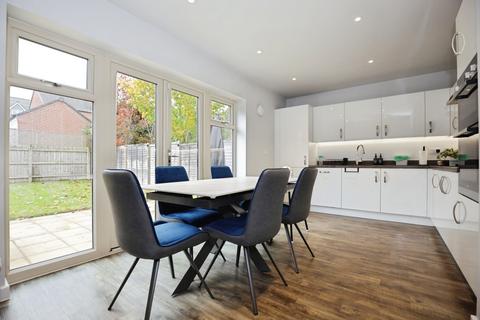 4 bedroom detached house for sale, George Parish Road, Banbury, Oxfordshire, OX16