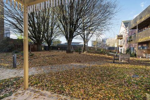2 bedroom flat for sale, PARK GARDENS, Bath Road, Banbury, Oxfordshire, OX16