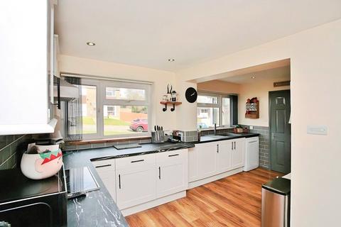 3 bedroom semi-detached house for sale, Daimler Avenue, BANBURY, Oxfordshire, OX16