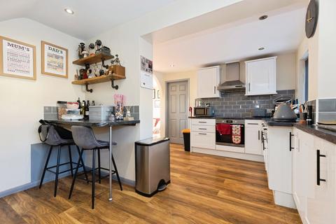 3 bedroom semi-detached house for sale, Daimler Avenue, BANBURY, Oxfordshire, OX16