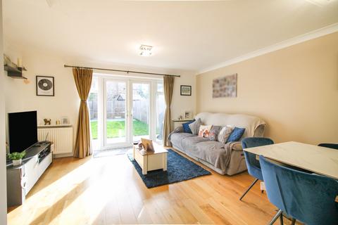 3 bedroom terraced house for sale, Chive Court,  Farnborough , GU14
