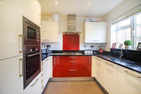 3 bedroom terraced house for sale, Chive Court,  Farnborough , GU14