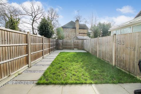 3 bedroom terraced house for sale, Chive Court,  Farnborough , GU14