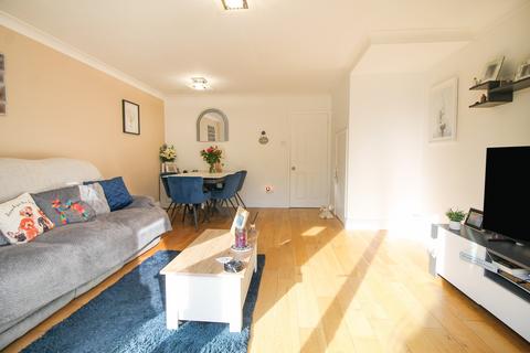 3 bedroom terraced house for sale, Chive Court,  Farnborough , GU14