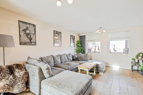 undefined, Orchard Close, Wootton, Northampton, Northamptonshire, NN4