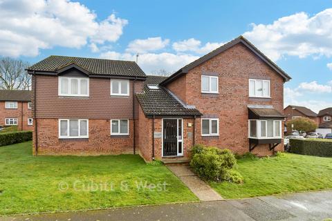 undefined, Winchester Court, Horsham RH13