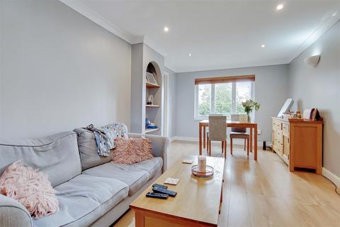 2 bedroom apartment for sale, Rawsthorne Close, London E16