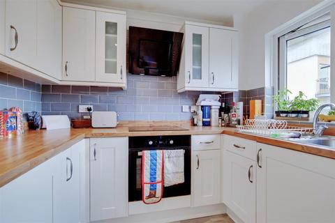 2 bedroom apartment for sale, Rawsthorne Close, London E16
