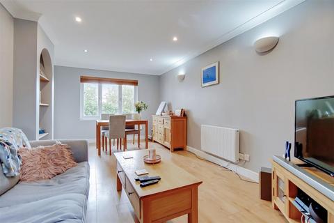 2 bedroom apartment for sale, Rawsthorne Close, London E16