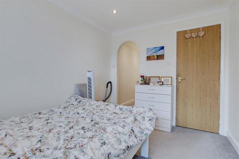 2 bedroom apartment for sale, Rawsthorne Close, London E16