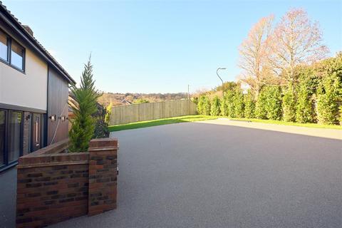 4 bedroom detached house for sale, Upper Carlisle Road, Meads, Eastbourne