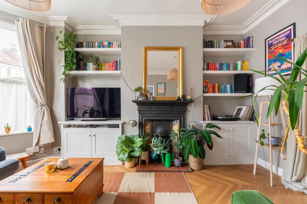 G5 F0 G3 RHD - Living Room A.jpg