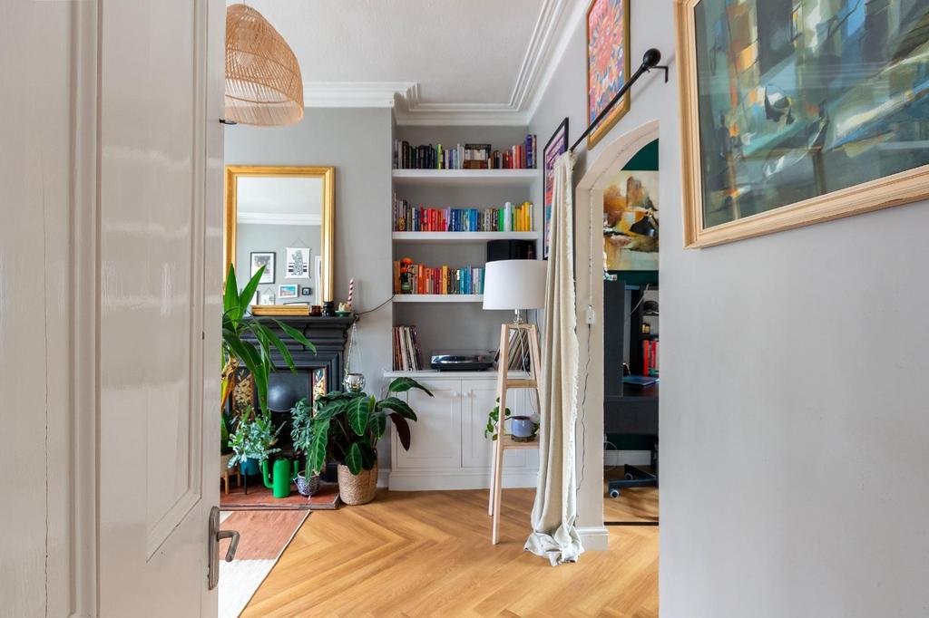 G5 F0 G3 RHD - Living Room F.jpg