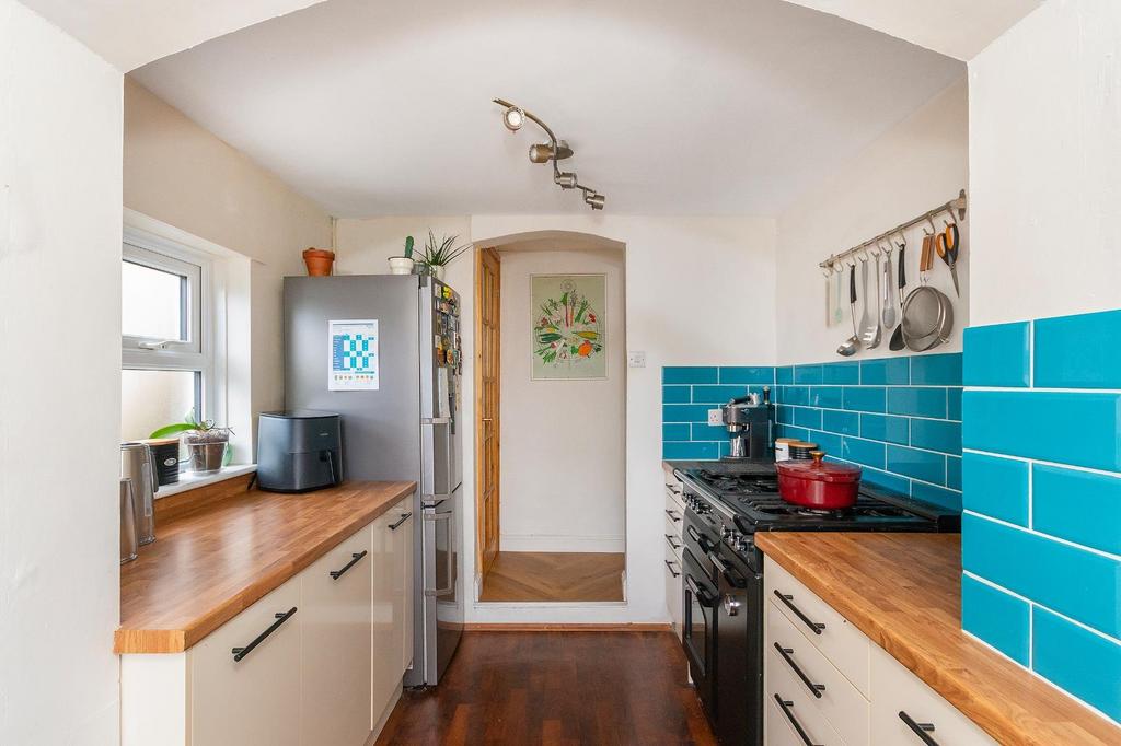 G5 F0 G3 RHD - Kitchen B.jpg