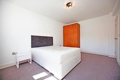 3 bedroom flat to rent, Beaufort Park, London NW11
