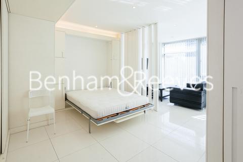 undefined, Pan Peninsula Square, West Tower0 E14