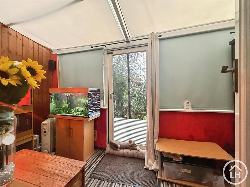 Lean-to