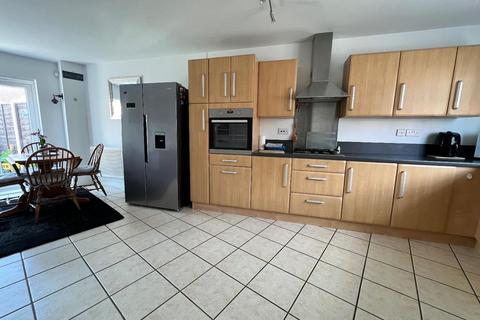 4 bedroom semi-detached house for sale, The Grange, Thistle Drive, Desborough, Kettering