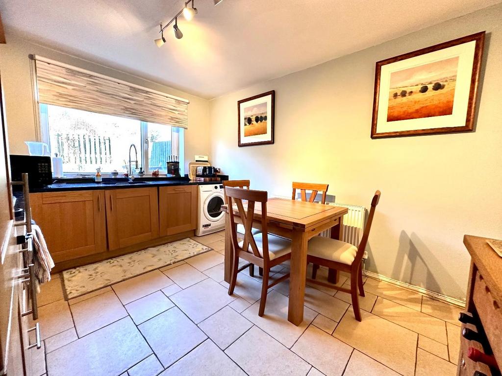 Dining kitchen