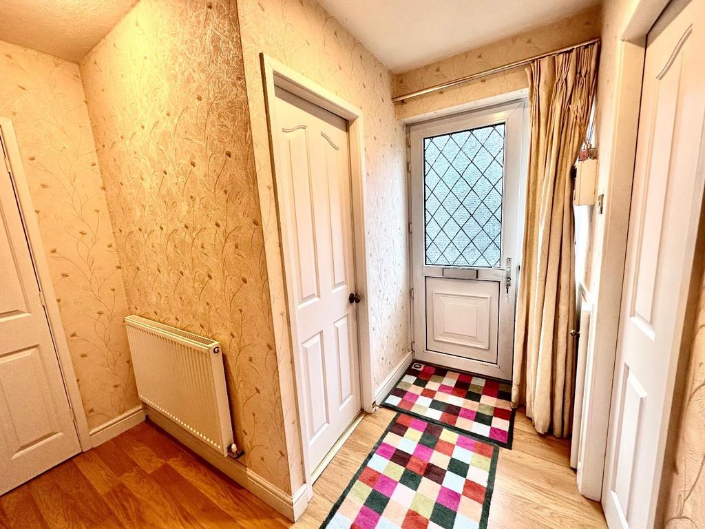 Entrance side door