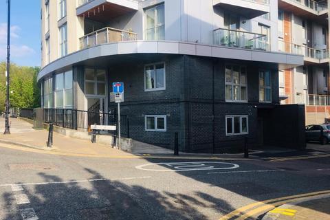 2 bedroom flat to rent, Colosseum Apartments 2A Palmers Road, London