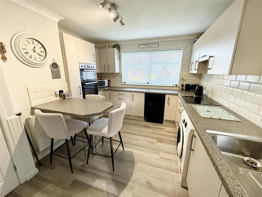 Kitchen dining