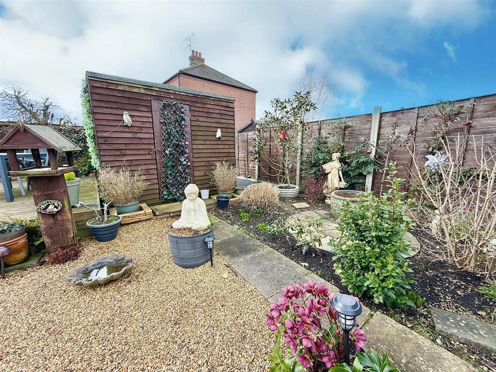 Garden store