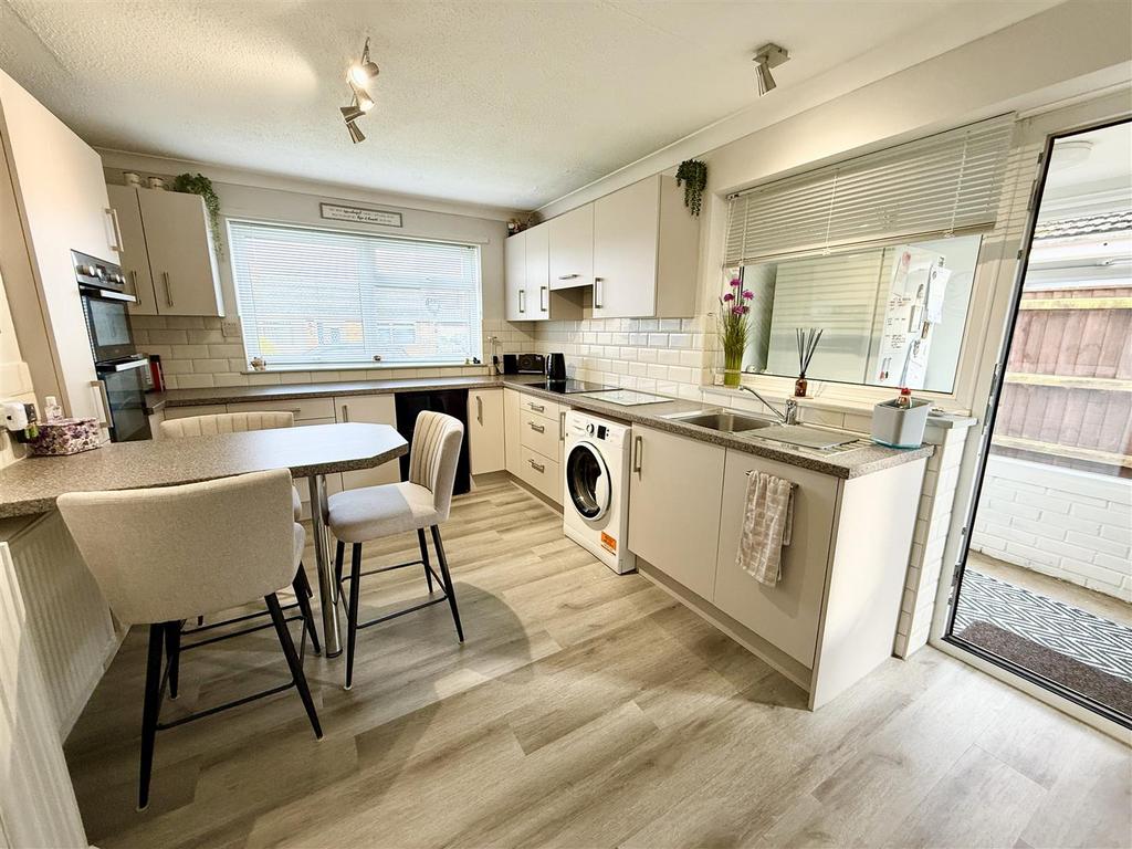 Kitchen dining