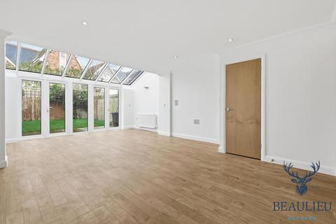 4 bedroom semi-detached house for sale, beaulieu park CM1