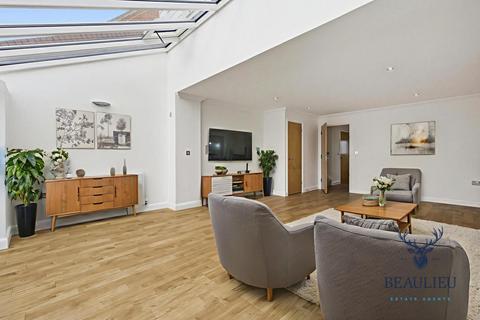 4 bedroom semi-detached house for sale, beaulieu park CM1