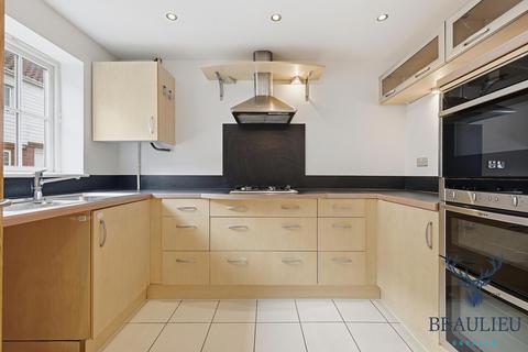 4 bedroom semi-detached house for sale, beaulieu park CM1