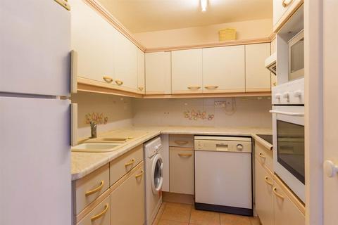 2 bedroom flat for sale, Cowes, Isle of Wight