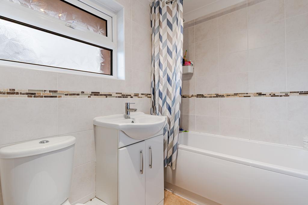 A17 - 6 Isigny Road Kingsbridge - 260216