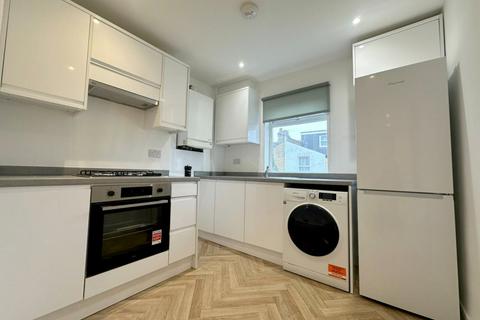 2 bedroom flat to rent, Osborne Road, Willesden Green