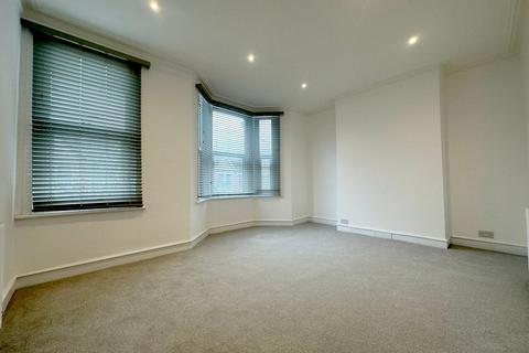 2 bedroom flat to rent, Osborne Road, Willesden Green