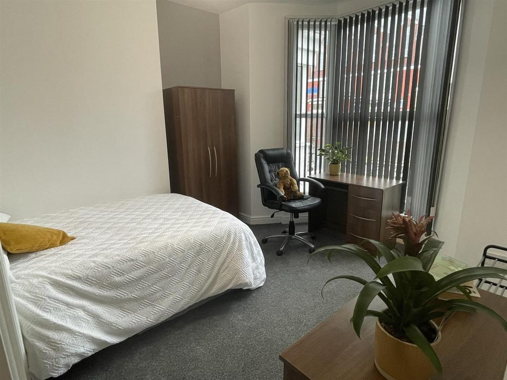 Bedroom 1.JPEG