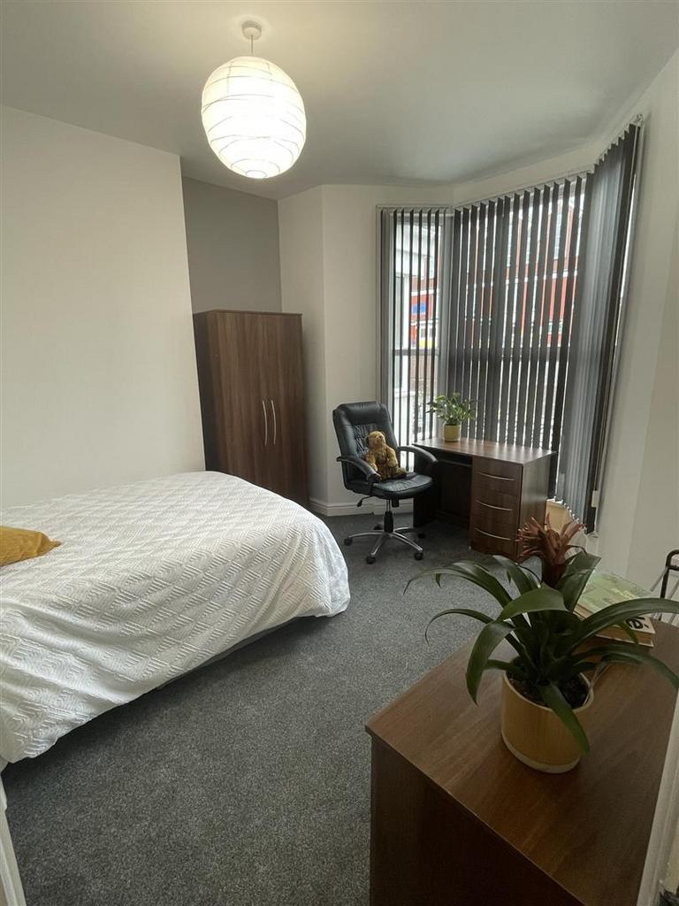Bedroom 1b.JPEG