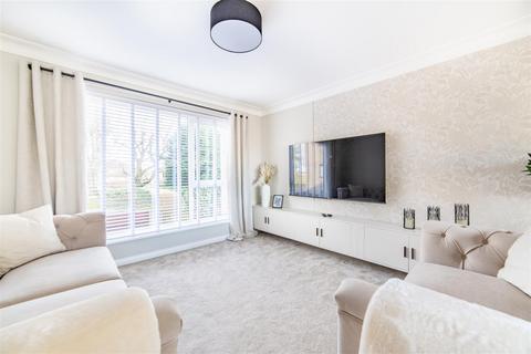 2 bedroom apartment for sale, Low Gosforth Court, Melton Park, NE3