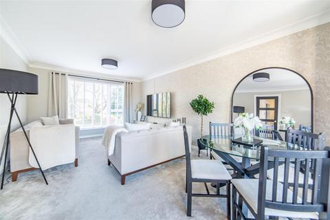 2 bedroom apartment for sale, Low Gosforth Court, Melton Park, NE3